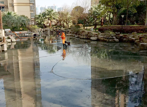 金塔景观池淤泥清理